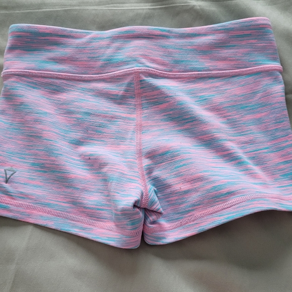 Ivivva Shorts - Picture 2 of 3